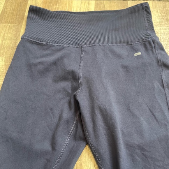 EUC Marika Workout Leggings - Picture 6 of 7